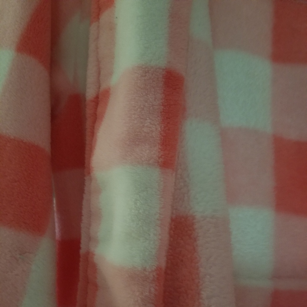 Robe - Picture 2 of 2